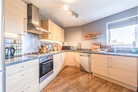 2 bedroom flat for sale, Roakes Avenue, Surrey KT15