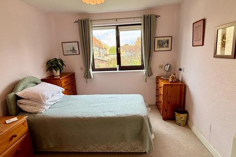 2 bedroom apartment for sale, Princess Court, Malton