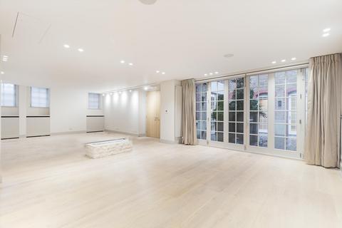 3 bedroom flat to rent, Palace Gate, Kensington, London, W8