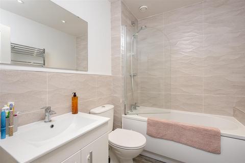 50 Bransholme Drive, York, YO30 4XN