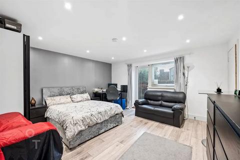 Studio for sale, Camden Road, London, NW1 9HG