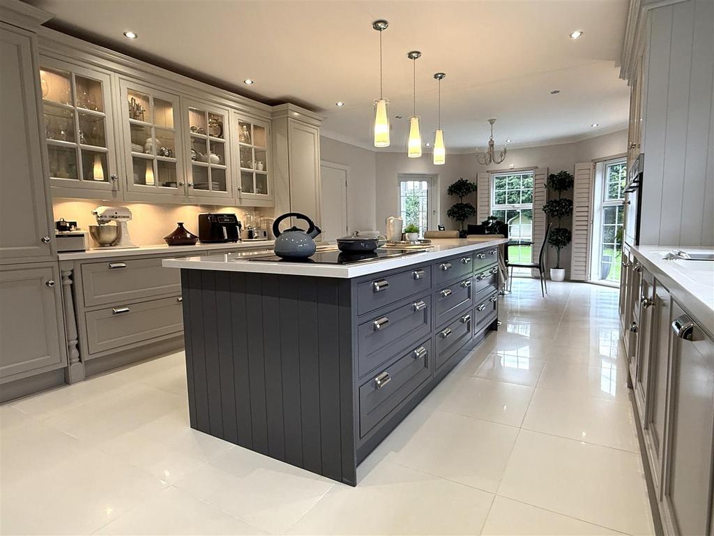 Dining kitchen