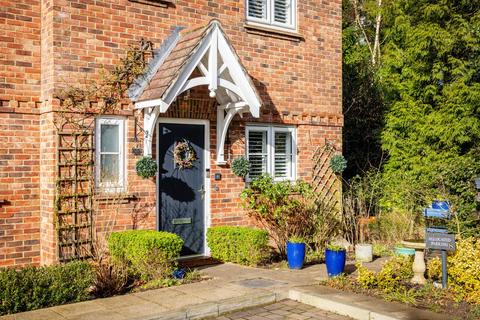 3 bedroom semi-detached house for sale, Driscoll Way, Caterham, CR3