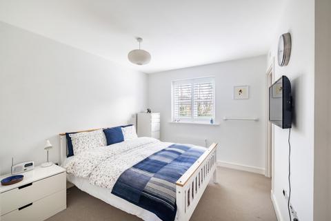 8 Driscoll Way, Caterham, CR3 5WD