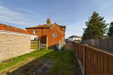 2 bedroom semi-detached house to rent, Swaffham Road, Watton, IP25