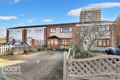 3 bedroom terraced house for sale, Keats Avenue, Romford