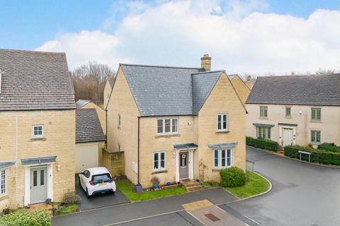 4 bedroom detached house for sale, Clappen Close, Cirencester, Gloucestershire, GL7