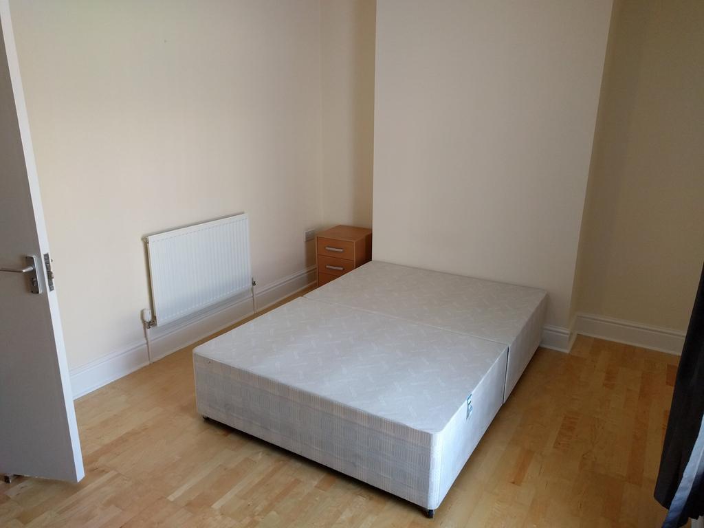 Bedroom x 4
