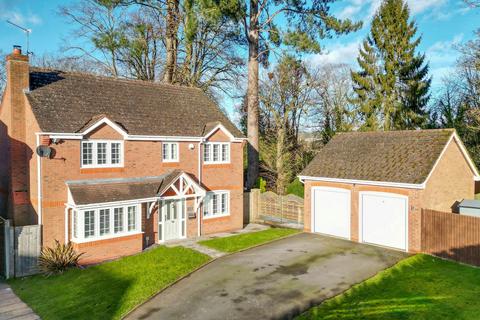 4 bedroom detached house for sale, Aspens Way, Woodland Grange, Bromsgrove, B61 0UW