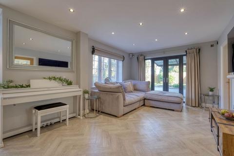 12 Aspens Way, Bromsgrove, B61 0UW