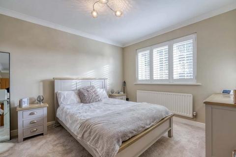 12 Aspens Way, Bromsgrove, B61 0UW