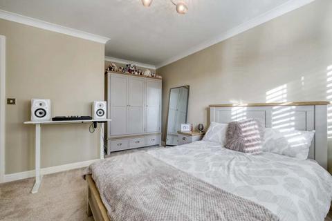 12 Aspens Way, Bromsgrove, B61 0UW