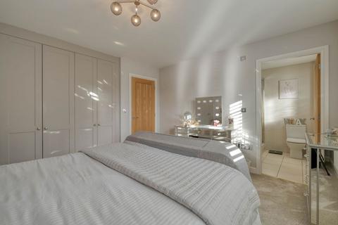 12 Aspens Way, Bromsgrove, B61 0UW