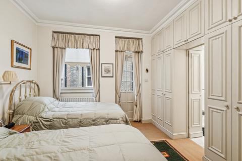 Flat 21, Drayton Court Drayton Gardens, London, SW10 9RH