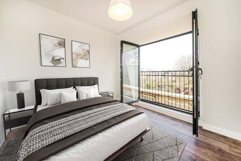 2 bedroom flat for sale, Colney Hatch Lane, London N10