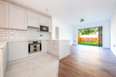 1 bedroom flat for sale, Colney Hatch Lane, London N10