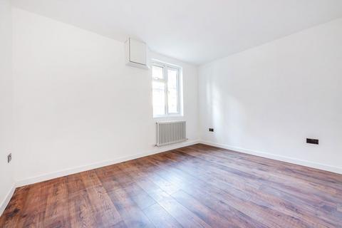 1 bedroom flat for sale, Colney Hatch Lane, London N10