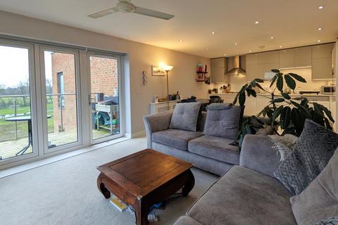 3 bedroom flat to rent, 47 Jelley Way, Woking GU22