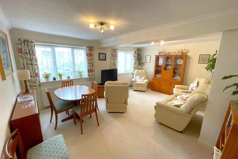 2 bedroom flat for sale, Torkington Gardens, Stamford, PE9 2EW