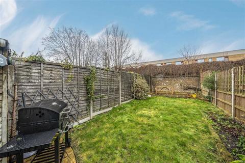 16 Reynolds Place, London, SE3 8SX