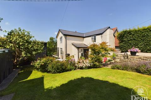 3 bedroom detached house for sale, Lydney Road, Lydney GL15