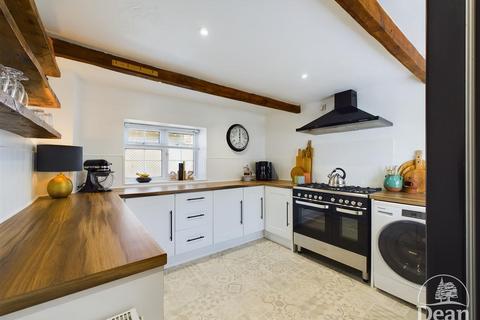3 bedroom detached house for sale, Lydney Road, Lydney GL15