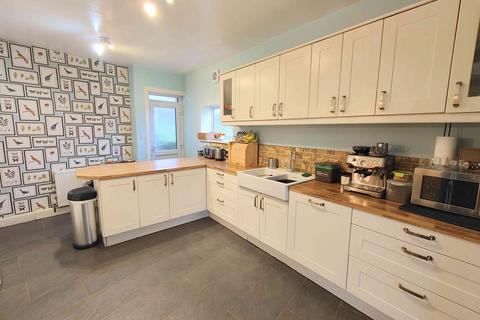 2 Longroyde Road, Brighouse, HD6 3AS