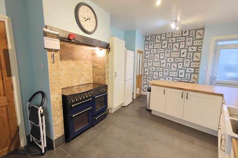 2 Longroyde Road, Brighouse, HD6 3AS