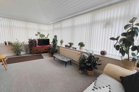 2 Longroyde Road, Brighouse, HD6 3AS