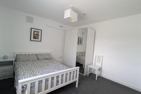 1 bedroom in a house share to rent, Pinkwell Lane, Hayes