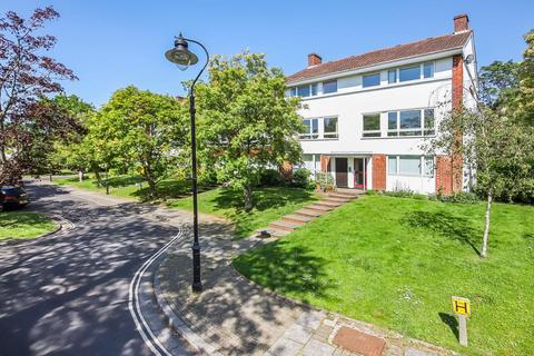 3 bedroom maisonette for sale, Rouse Gardens, London