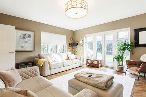 12 Archer Close, Coopersale, Epping, CM16 7FG