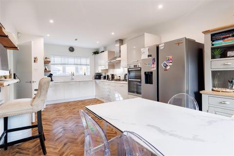 12 Archer Close, Coopersale, Epping, CM16 7FG