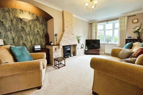 5 Leafield Grove, Bradford, BD2 3SA