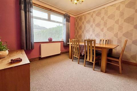 5 Leafield Grove, Bradford, BD2 3SA