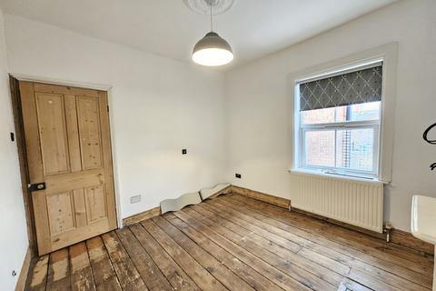 2 bedroom terraced house to rent, Bellasis Street, Stafford, ST16 3DD