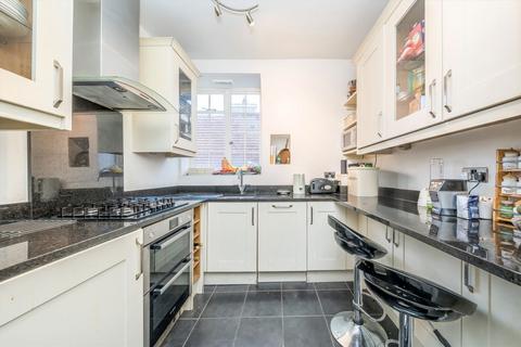 2 bedroom flat to rent, Belmont Grove, London SE13