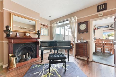 35 Ewell By Pass, Epsom, KT17 2PZ