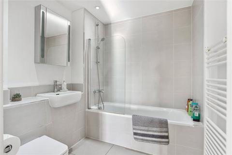 2 bedroom apartment to rent, Cresset Road, London, E9