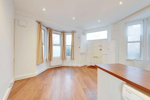 1 bedroom flat for sale, Roundwood Road, London NW10