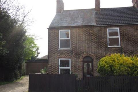 2 bedroom terraced house to rent, Wootton Road, King's Lynn, PE30