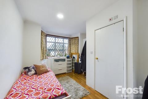 3 bedroom bungalow for sale, Goffs Road, Ashford, Surrey, TW15