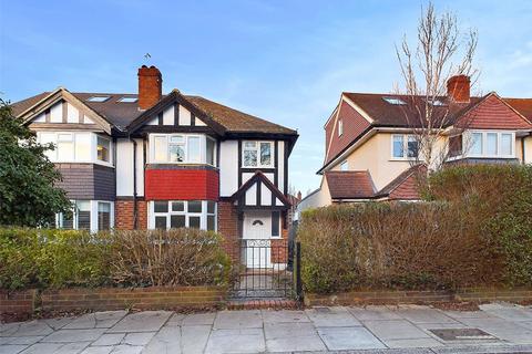 3 bedroom semi-detached house to rent, River Way, Twickenham