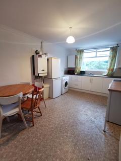 3 bedroom flat to rent, Brynymor Crescent, Brynmill, Swansea