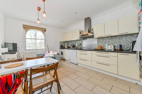 3 bedroom maisonette for sale, Highbury New Park, Islington, London, N5