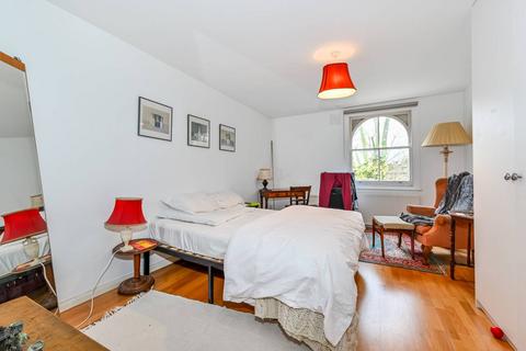 3 bedroom maisonette for sale, Highbury New Park, Islington, London, N5