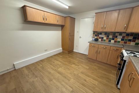 2 bedroom flat to rent, Tash Place, New Southgate