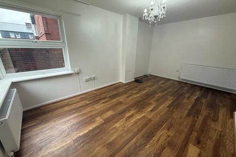 2 bedroom flat to rent, Tash Place, New Southgate