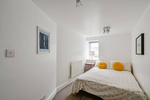 3 bedroom maisonette for sale, Garratt Lane, Earlsfield, London, SW18