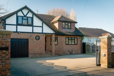 4 bedroom detached house for sale, Garson Lane, Staines-upon-thames, TW19